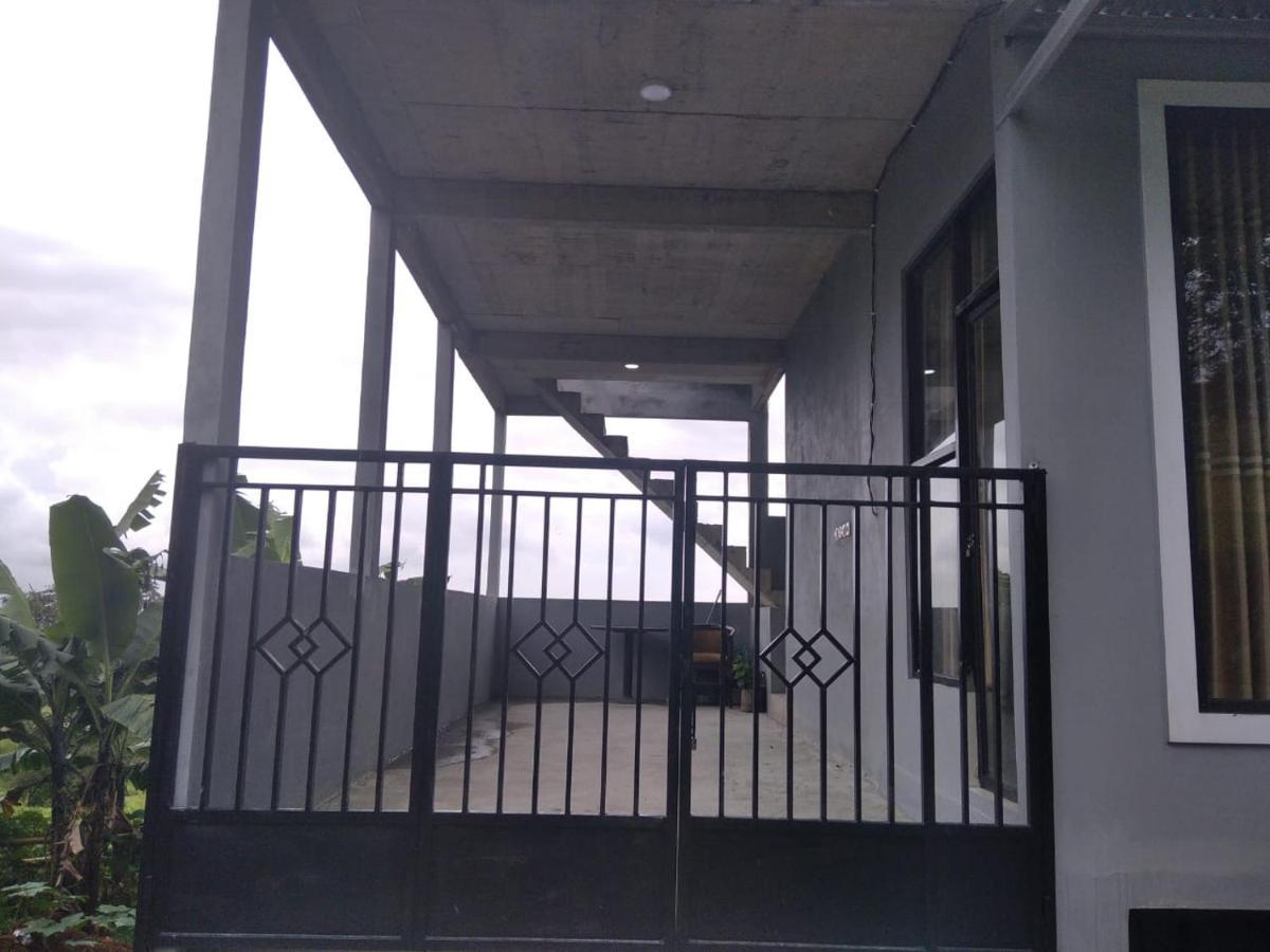Villa Rr Seroja Kamar Biasa Garung Bagian luar foto