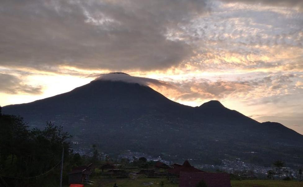 Villa Rr Seroja Kamar Biasa Garung Bagian luar foto